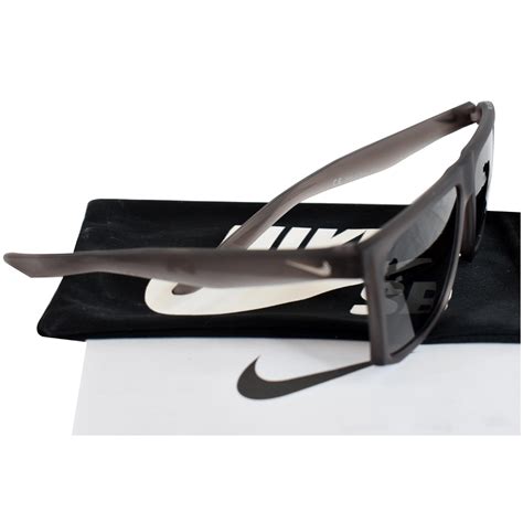 nike herren sonnenbrille nike ledge ev1058|Nike Men's Ledge EV1058 EV/1058 001 Black Square .